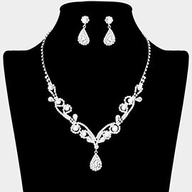 Pearl Teardrop Rhinestone Pointed Necklace