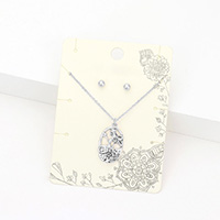 Stone Embellished Metal Woman Pendant Necklace