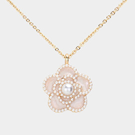 Pearl Pointed Flower Pendant Necklace