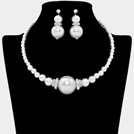 Elegant Rhinestone Accents Faux Pearl Necklace