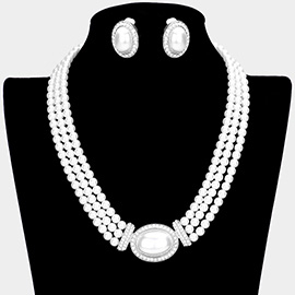 Rhinestone Trimmed Pearl Necklace