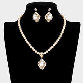 Pearl Centered Rhinestone Embellished Necklace