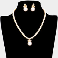 Stone Embellished Shamrock Pearl Necklace