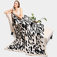 Cheetah Patterned Blanket