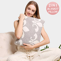 2 IN 1 Fleur de Lis Patterned Blanket / Pillow