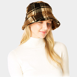 Check Patterned Faux Fur Bucket Hat