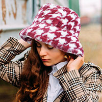 Houndstooth Patterned Faux Fur Bucket Hat
