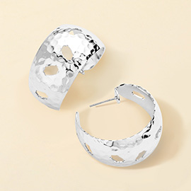 Cut Out Detailed Metal Hoop Earrings