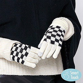Checkerboard Patterned Touch Smart Gloves