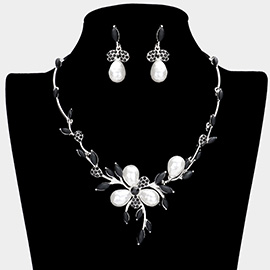 Teardrop Pearl Accented Leaf Cluster Necklace