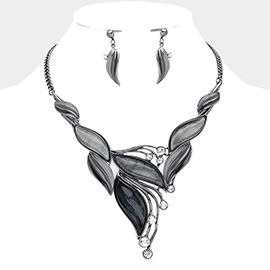 Abstract Epoxy Cluster Vine Necklace
