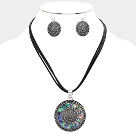 Swirl Metal Detailed Abalone Round Pendant Necklace