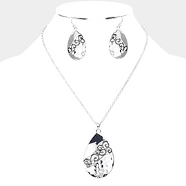 Stone Embellished Swirl Detailed Metal Teardrop Pendant Necklace