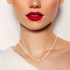 Stone Paved Quatrefoil Pendant Pearl Necklace