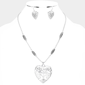 Antique Metal Heart Pendant Necklace