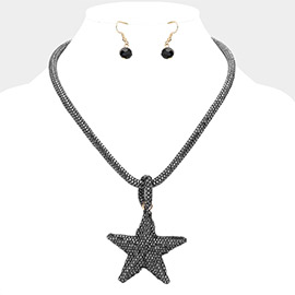 Stone Paved Star Pendant Necklace