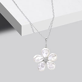 Pearl Daisy Flower Pendant Necklace
