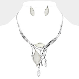 Crystal detail epoxy leaf necklace