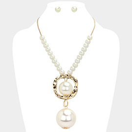 Oversized Pearl Hammered Metal Pendant Statement Necklace