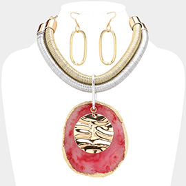 Oversized Agate Slice Metal Plate Pendant Necklace