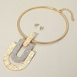 Stone Paved Hammered Metal Plate Pendant Necklace