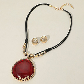 Bold Resin Pendant Faux Leather Thread Necklace