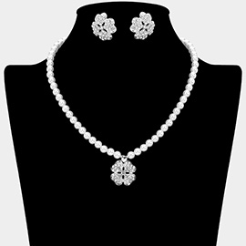 Rhinestone Paved Clover Pendant Pearl Necklace