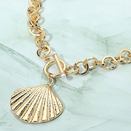 Chunky Metal Toggle Clasp Seashell Pendant Necklace