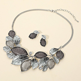 Epoxy Leaf Vine Necklace
