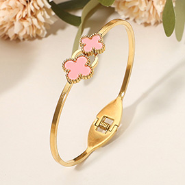 Stainless Steel Quatrefoil Charm Tip Hinged Bangle Bracelet