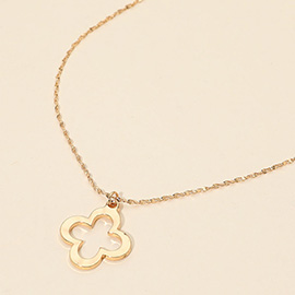 Metal Open Quatrefoil Pendant Necklace