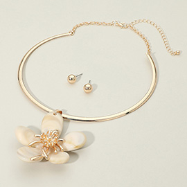 Flower Pendant Accent Collar Statement Necklace
