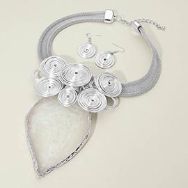 Bold Leaf Wire Spiral Embellished Pendant Accent Mesh Collar Statement Necklace